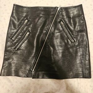 Blank NYC vegan leather front zip mini skirt black size 28